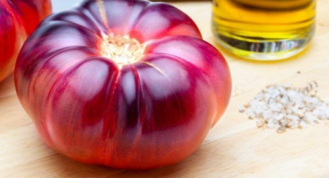 Rostoucí rajčatový ametystový klenot